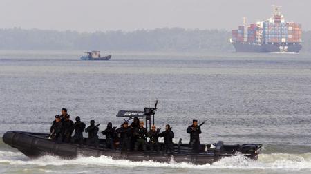 Nạn cướp tàu dầu ở biển Đông: Phương án chống cướp biển