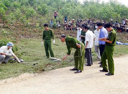 Anh cầm dao chém chết em trai đang ngủ