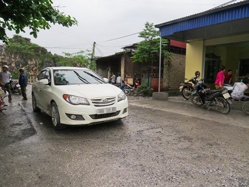 Chiếc ô tô mà nhóm của Lương Thanh Hải vứt lại hiện trường vụ giang hồ đất Cảng hỗn chiến