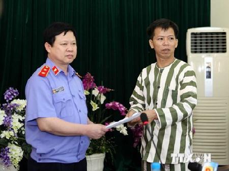 Diễn biến tố tụng trong vụ khởi tố thẩm phán xử oan ông Chấn